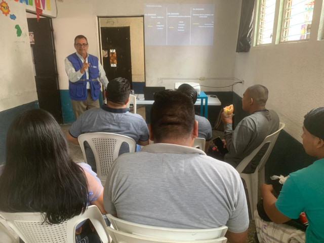 PDH conversa sobre “Introducción a los derechos humanos” con trabajadores de la Municipalidad de Palín