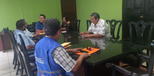PDH acompaña reunión de reinstalación de trabajadores municipales